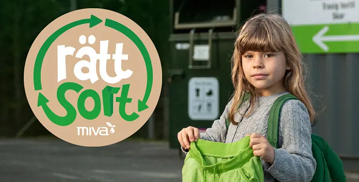 Rund logotype för kampanjen RättSort tillsammans med en flicka på återvinningscentral